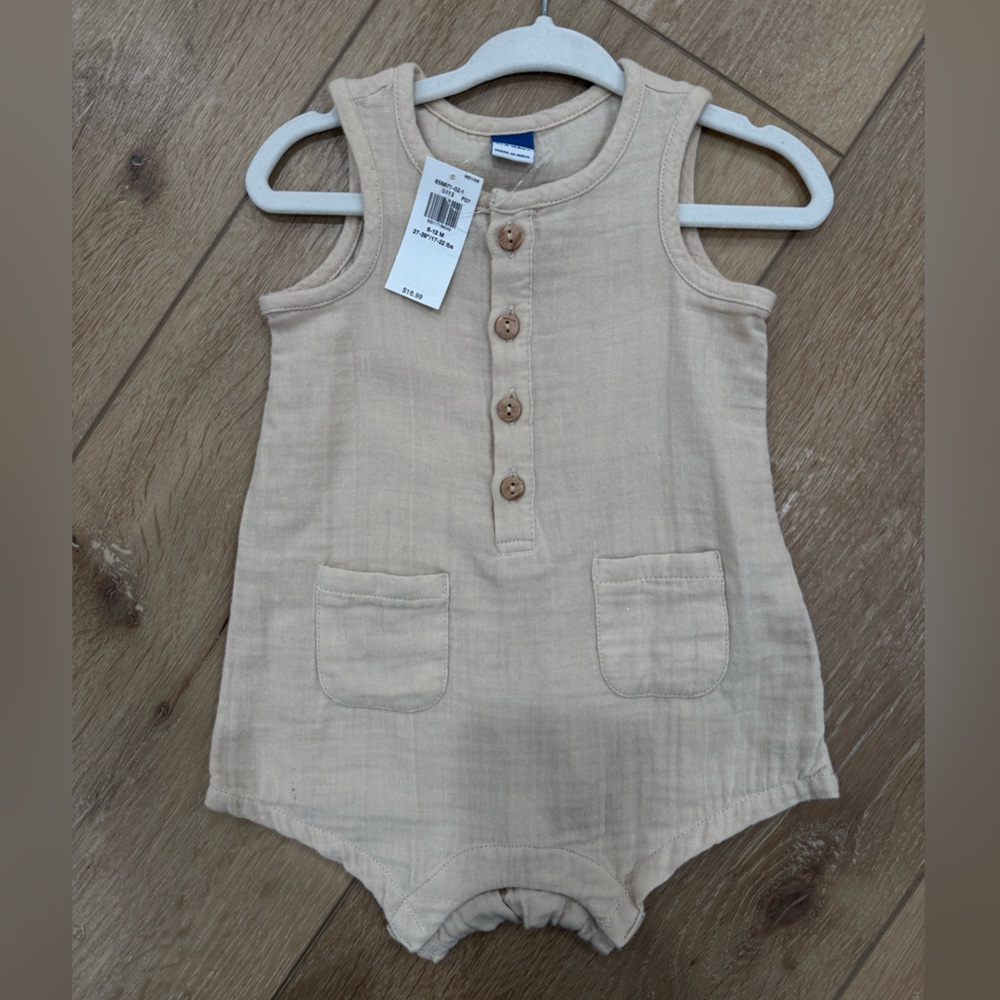 Old Navy Onesie / 6-12M